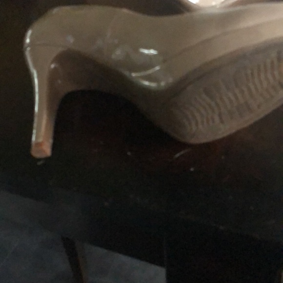 Bandolino Dress Shoes size 6 - Picture 3 of 3